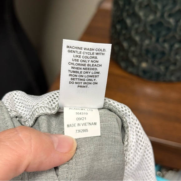 NWT Magellan Outdoor PRO Flex Water Repellent Gray Fishing Men's Shorts. XXL - Picture 8 of 9